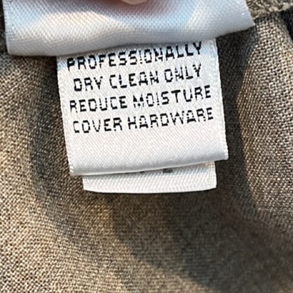 St. John Sport Tan Dress Pants Trousers with Gold Hardware Women’s Size 8 - Picture 8 of 14